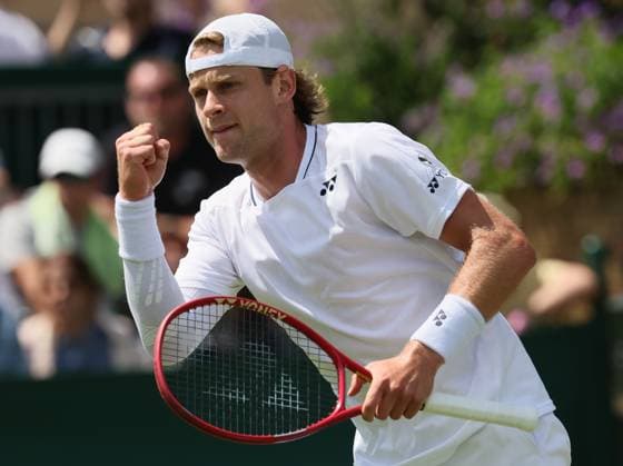 Belgian Zizou Bergs reacts during a first round game between French Humbert and Belgian Bergs in the Men s singles at the Wimbledon grand slam tennis tournament in London, Britain, Tuesday 30 June 2026. BENOITxDOPPAGNE  x179999000x