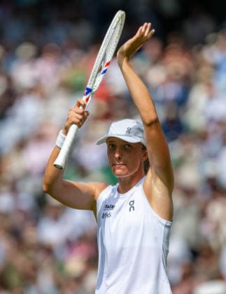 Tennis - Wimbledon Championship 2026 - Day 2 LONDON, ENGLAND - Tuesday, June 30, 2026: Iga ÅöwiÄÖtek (POL) celebrates after winning the Ladies Singles First Round match on Day Two of The Championships Wimbledon 2026 at the All England Lawn Tennis and Croquet Club. (Photo by Kirsten Holst Propaganda) LONDON All England Lawn Tennis and Croquet Club GREATER LONDON ENGLAND  Copyright: xKirstenxHolstx 2026-06-30-023-Wimbledon_D2