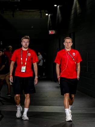 DALLAS - (lr) Fredrik Andre Bjorkan of Norway and Fredrik Aursnes of Norway during the 2026 World Cup match between Ivory Coast and Norway at Dallas Stadium on June 30, 2026, in Dallas, United States. (Photo by Stefan Koops EYE4IMAGES DeFodi Images) - *** DALLAS — Fredrik Andre Bjorkan of Norway and Fredrik Aursnes of Norway during the 2026 World Cup match between Ivory Coast and Norway at Dallas Stadium on June 30, 2026, in Dallas, United States. Photo by Stefan Koops, EYE4IMAGES, DeFodi Images