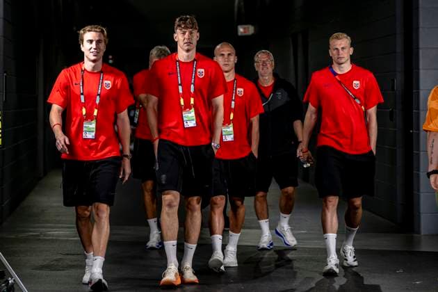 DALLAS - (lr) Kristian Thorstvedt of Norway, Jorgen Strand Larsen of Norway, Leo Ostigard of Norway during the 2026 World Cup match between Ivory Coast and Norway at Dallas Stadium on June 30, 2026, in Dallas, United States. (Photo by Stefan Koops EYE4IMAGES DeFodi Images) - *** DALLAS — Kristian Thorstvedt of Norway, Jorgen Strand Larsen of Norway, and Leo Ostigard of Norway during the 2026 World Cup match between Ivory Coast and Norway at Dallas Stadium on June 30, 2026, in Dallas, United States. Photo by Stefan Koops, EYE4IMAGES, DeFodi Images