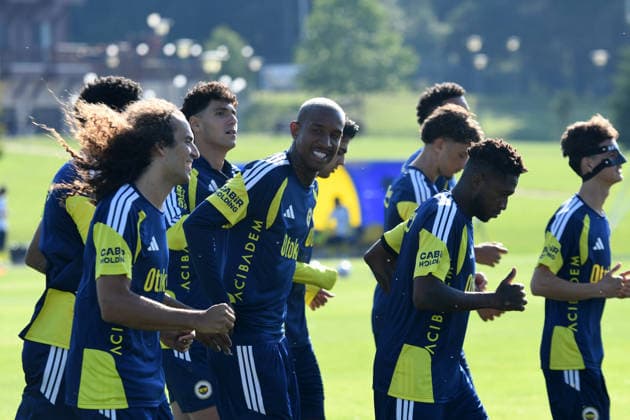 Fenerbahce continues new season preparations in Duzce DUZCE, TURKIYE - JUNE 30: Matteo Guendouzi (L) and Anderson Talisca (2nd L) of Fenerbahce attend training session in Duzce, Turkiye on June 30, 2026. Goksel Cuneyt Igde Anadolu Duzce Turkey. Editorial use only. Please get in touch for any other usage.  Copyright: x2026xAnadoluxGokselxCuneytxIgdex