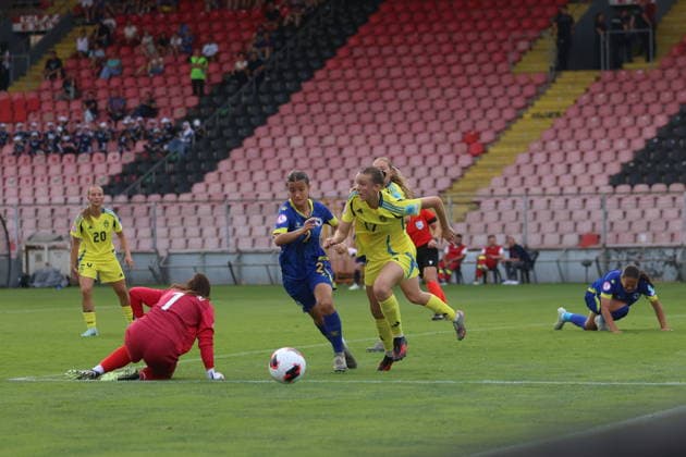 260630 Marija Maslac of Bosnia and Herzegovina and Fabienne Bartholdson of Sweden during the women s Euro Under-19 football match between Bosnia and Herzegovina and Sweden on June 30, 2026 in Sarajevo. Photo: Aleksandar Djorovic BILDBYRAN COP 184 XX0041 fotboll football soccer fotball womens euro under-19 bosnia - sweden bbeng sverige bosnien *** June 30, 2026: Marija Maslac of Bosnia and Herzegovina and Fabienne Bartholdson of Sweden during the Women’s Under-19 European Championship soccer match between Bosnia and Herzegovina and Sweden on June 30, 2026 in Sarajevo. Photo by Aleksandar Djorovic. BILDBYRAN COP 184 XX0041 soccer football fotboll women s Euro Under-19 Bosnia Sweden BBENG Sweden Bosnia  Copyright: ALEKSANDARxDJOROVIC BB260630ZJ007