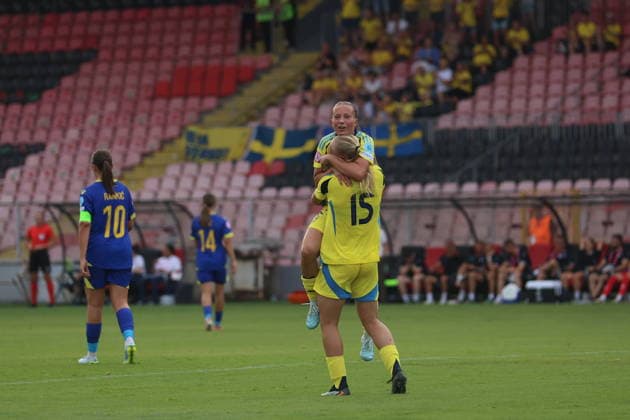260630 Fanny Peterson and Filippa Andersson WidÃ n of Sweden celebrates after scoring 0-2 during the women s Euro Under-19 football match between Bosnia and Herzegovina and Sweden on June 30, 2026 in Sarajevo. Photo: Aleksandar Djorovic BILDBYRAN COP 184 XX0041 fotboll football soccer fotball womens euro under-19 bosnia - sweden bbeng sverige bosnien jubel *** June 30, 2026: Fanny Peterson and Filippa Andersson Widén of Sweden celebrate after scoring the 0–2 goal during the Women’s Under-19 European Championship soccer match between Bosnia and Herzegovina and Sweden on June 30, 2026 in Sarajevo. Photo by Aleksandar Djorovic, BILDBYRAN COP 184 XX0041: soccer, football, women’s Euro Under-19, Bosnia, Sweden, BBENG, Sweden, Bosnia, celebration  Copyright: ALEKSANDARxDJOROVIC BB260630ZY006