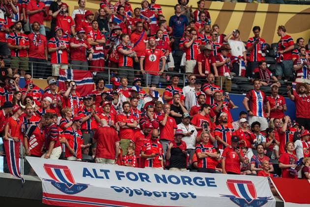 Norway fans wait in the Dallas Stadium ahead of kick off Ivory Coast v Norway, 2026 FIFA World Cup, WM, Weltmeisterschaft, Fussball Round of 32, Football, Dallas Stadium, Arlington, Texas, USA - 30 Jun 2026Arlington Dallas Stadium Texas (TX) United States of America  Copyright: xIsmaelxAdnan Shutterstockx 16970308l