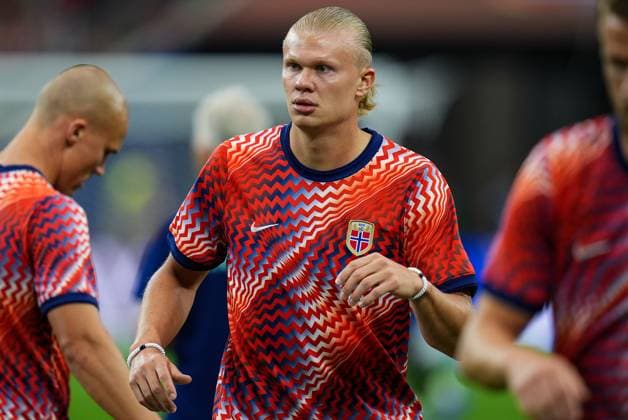 Erling Haaland of Norway warms up Ivory Coast v Norway, 2026 FIFA World Cup, WM, Weltmeisterschaft, Fussball Round of 32, Football, Dallas Stadium, Arlington, Texas, USA - 30 Jun 2026Arlington Dallas Stadium Texas (TX) United States of America  Copyright: xIsmaelxAdnan Shutterstockx 16970308n