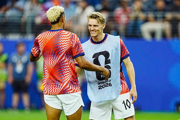 World Cup 2026: Ivory Coast - Norway Arlington, Texas , USA 20260630. Norway s Martin odegaard and Antonio Nusa before the round of 16 match between Ivory Coast and Norway during the 2026 FIFA World Cup, WM, Weltmeisterschaft, Fussball at Dallas Stadium. Photo: Terje Pedersen NTB Arlington, Texas United States EDITORIAL USE ONLY. RESTRICTED USE FOR BETTING COMPANIES Ref:_SPOyHrRGZosC_8.jpg *** 2026 World Cup: Ivory Coast vs. Norway, Arlington, Texas, USA, June 30, 2026. Norway’s Martin Ødegaard and Antonio Nusa before the Round of 16 match between Ivory Coast and Norway during the 2026 FIFA World Cup at Dallas Stadium. Photo: Terje Pedersen, NTB, Arlington, Texas, United States. EDITORIAL USE ONLY. RESTRICTED USE FOR BETTING COMPANIES.  Copyright: xTerjexPedersenx xNTBx