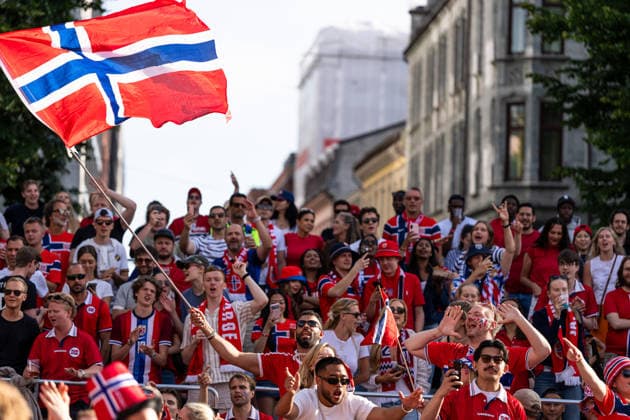 260630 Norwegian fans during FIFA World Cup, WM, Weltmeisterschaft, Fussball 2026 on June 30, 2026 in Oslo. EDITORIAL USE ONLY Photo: Marius Nordnes BILDBYRAN COP 185 MX0002 fotboll football soccer fotball world cup 2026 fans in oslo bbeng publik *** June 30, 2026: Norwegian fans during the 2026 FIFA World Cup 2026 in Oslo EDITORIAL USE ONLY Photo Marius Nordnes BILDBYRAN COP 185 MX0002 soccer football fotball 2026 World Cup fans in Oslo bbeng audience  Copyright: MARIUSxNORDNES BB260630ZG012