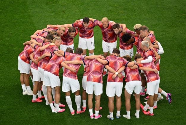 (260701) -- DALLAS, July 1, 2026 -- Players of Norway gather before the round of 32 match between Cote d Ivoire and Norway at the 2026 FIFA World Cup, WM, Weltmeisterschaft, Fussball at Dallas Stadium in Dallas, the United States, June 30, 2026. ) (SP)U.S.-DALLAS-FOOTBALL-FIFA WORLD CUP-ROUND OF 32-CIV VS NOR WuxXiaoling 