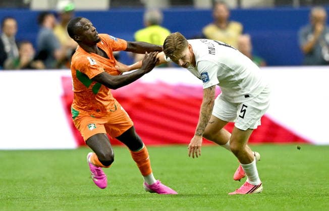 FIFA World Cup, WM, Weltmeisterschaft, Fussball 2026 - Round of 32 - Ivory Coast vs Norway Nicolas Pepe (L) of Ivory Coast and David Moller Wolfe of Norway in action during the FIFA World Cup 2026 Round of 32 match Ivory Coast against Norway, in Dallas, USA, 30 June 2026. DALLAS United States  Copyright: xALBERTxPENAx