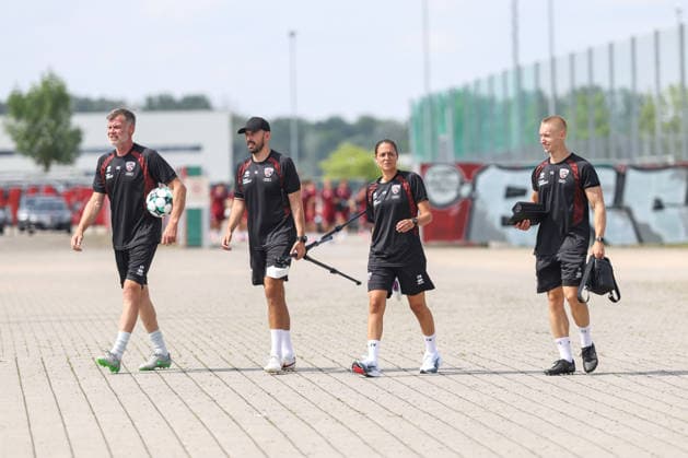 3. Liga; FC Ingolstadt 04 - Trainingsauftakt nach Sommerpause; Neuzugang Torwart-Trainer Alexander Kunze (FCI) Athletik-Trainer Rafael Lopez (FCI) Cheftrainerin Sabrina Wittmann (FCI) Spielanalyst Yannick Schmidt (FCI) 3. Liga - FC Ingolstadt 04 Saison 2026 2027 Trainingsauftakt nach Sommerpause *** 3rd Division FC Ingolstadt 04: Training Resumes After Summer Break; New Signing: Goalkeeper Coach Alexander Kunze; FCI Athletic Trainer Rafael Lopez; FCI Head Coach Sabrina Wittmann; FCI Match Analyst Yannick Schmidt; FCI 3rd Division FC Ingolstadt 04: 2026–2027 Season Start of Training After the Summer Break