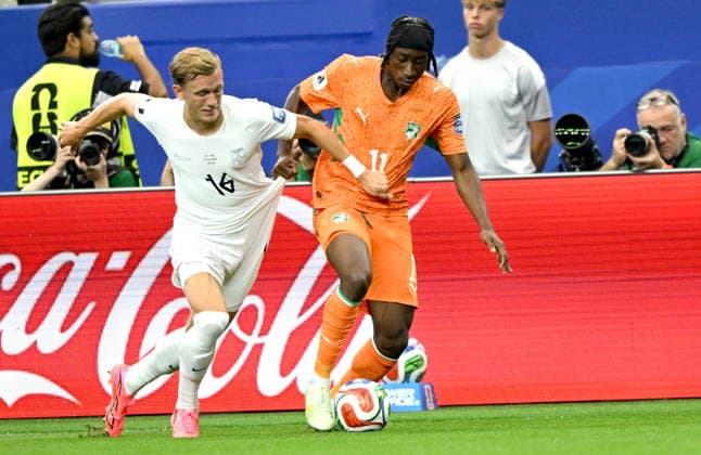 FIFA World Cup, WM, Weltmeisterschaft, Fussball 2026 - Round of 32 - Ivory Coast vs Norway Yan Diomande (R) of Ivory Coast and Marcus Holmgren Pedersen of Norway in action during the FIFA World Cup 2026 Round of 32 match Ivory Coast against Norway, in Dallas, USA, 30 June 2026. DALLAS United States  Copyright: xALBERTxPENAx