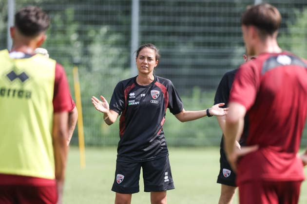 3. Liga; FC Ingolstadt 04 - Trainingsauftakt nach Sommerpause; Anweisungen Cheftrainerin Sabrina Wittmann (FCI) 3. Liga - FC Ingolstadt 04 Saison 2026 2027 Trainingsauftakt nach Sommerpause *** 3rd Division FC Ingolstadt 04: Training Resumes After Summer Break; Instructions from Head Coach Sabrina Wittmann; FCI 3rd Division FC Ingolstadt 04: 2026–2027 Season; Training Resumes After Summer Break
