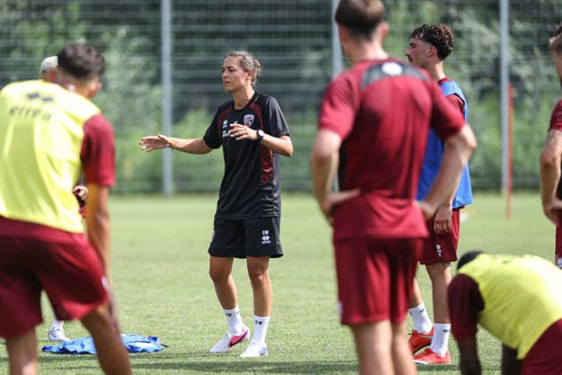 3. Liga; FC Ingolstadt 04 - Trainingsauftakt nach Sommerpause; Anweisungen Cheftrainerin Sabrina Wittmann (FCI) 3. Liga - FC Ingolstadt 04 Saison 2026 2027 Trainingsauftakt nach Sommerpause *** 3rd Division FC Ingolstadt 04: Training Resumes After Summer Break; Instructions from Head Coach Sabrina Wittmann; FCI 3rd Division FC Ingolstadt 04: 2026–2027 Season; Training Resumes After Summer Break