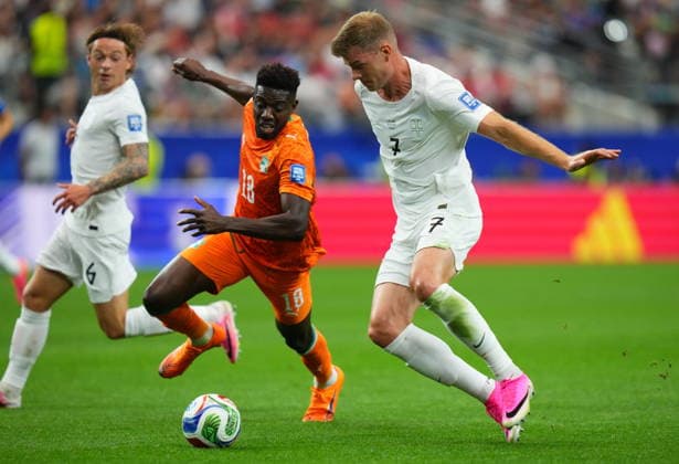 FIFA World Cup, WM, Weltmeisterschaft, Fussball 2026 - Round of 32 - Ivory Coast vs Norway Alexander Sorloth (R) of Norway in action against Ibrahim Sangare of Ivory Coast during the FIFA World Cup 2026 Round of 32 match Ivory Coast against Norway, in Dallas, USA, 30 June 2026. DALLAS United States  Copyright: xJEFFREYxMCWHORTERx