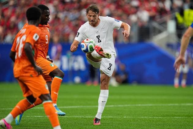 Sander Berge of Norway passes the ball Ivory Coast v Norway, 2026 FIFA World Cup, WM, Weltmeisterschaft, Fussball Round of 32, Football, Dallas Stadium, Arlington, Texas, USA - 30 Jun 2026Arlington Dallas Stadium Texas (TX) United States of America  Copyright: xIsmaelxAdnan Shutterstockx 16970308bm