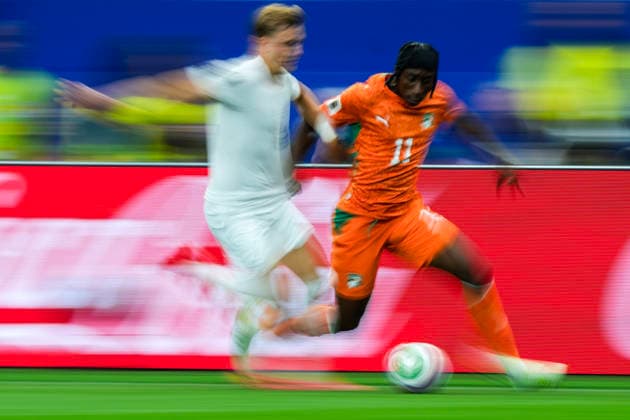 World Cup 2026: Ivory Coast - Norway Arlington, Texas , USA 20260630. Norway s Marcus Holmgren Pedersen and Ivory Coast s Yan Diomande in the round of 16 between Ivory Coast and Norway during the 2026 FIFA World Cup, WM, Weltmeisterschaft, Fussball at Dallas Stadium. Photo: Fredrik Varfjell NTB Arlington, Texas United States EDITORIAL USE ONLY. RESTRICTED USE FOR BETTING COMPANIES Ref:_SPOnqPoZjg8C5U.jpg *** 2026 World Cup: Ivory Coast vs. Norway, Arlington, Texas, USA 20260630 Norway’s Marcus Holmgren Pedersen and Ivory Coast’s Yan Diomande in the Round of 16 match between Ivory Coast and Norway during the 2026 FIFA World Cup at Dallas Stadium. Photo: Fredrik Varfjell, NTB. Arlington, Texas, United States. EDITORIAL USE ONLY. RESTRICTED USE FOR BETTING COMPANIES.  Copyright: xFredrikxVarfjellx xNTBx