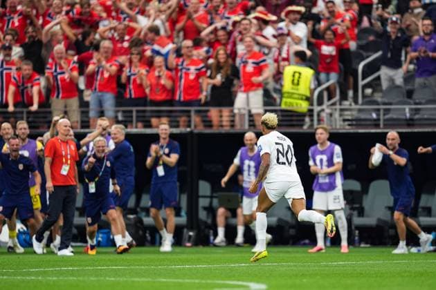 Antonio Nusa of Norway runs to celebrate his goal with his Norway teammates Ivory Coast v Norway, 2026 FIFA World Cup, WM, Weltmeisterschaft, Fussball Round of 32, Football, Dallas Stadium, Arlington, Texas, USA - 30 Jun 2026Arlington Dallas Stadium Texas (TX) United States of America  Copyright: xIsmaelxAdnan Shutterstockx 16970308bs