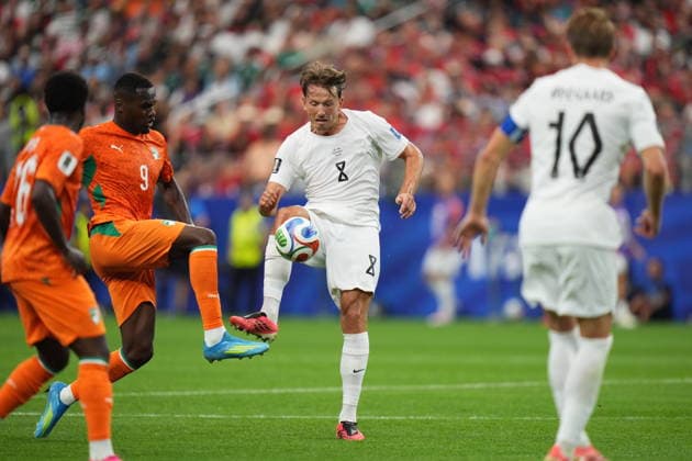 Ivory Coast v Norway - FIFA World Cup, WM, Weltmeisterschaft, Fussball 2026 - Round of 32 ARLINGTON, USA - JUNE 30: Sander Berge (8) of Norway in action against Ange-Yoan Bonny (9) of Ivory Coast during the FIFA World Cup 2026 Round of 32 match between Ivory Coast and Norway at Dallas Stadium in Arlington, United States on June 30, 2026. Hakan Akgun Anadolu Texas United States. Editorial use only. Please get in touch for any other usage.  Copyright: x2026xAnadoluxHakanxAkgunx