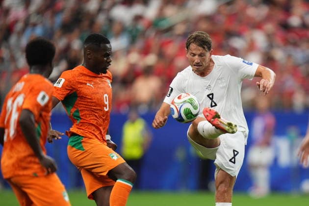 Ivory Coast v Norway - FIFA World Cup, WM, Weltmeisterschaft, Fussball 2026 - Round of 32 ARLINGTON, USA - JUNE 30: Sander Berge (8) of Norway in action against Ange-Yoan Bonny (9) of Ivory Coast during the FIFA World Cup 2026 Round of 32 match between Ivory Coast and Norway at Dallas Stadium in Arlington, United States on June 30, 2026. Hakan Akgun Anadolu Texas United States. Editorial use only. Please get in touch for any other usage.  Copyright: x2026xAnadoluxHakanxAkgunx