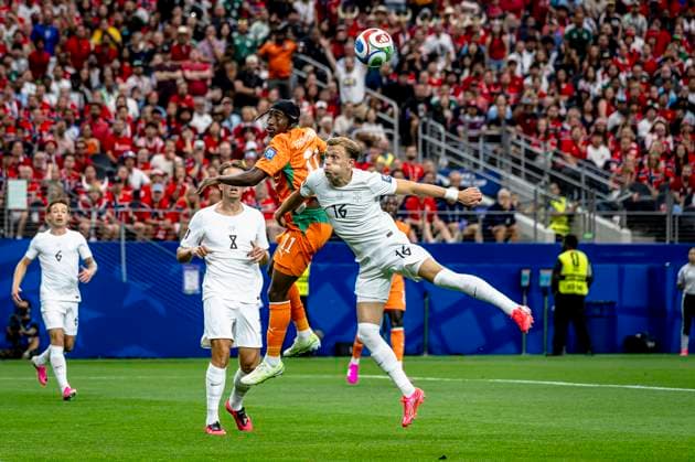 DALLAS - (lr) Yan Diomande of Ivory Coast and Marcus Pedersen Holmgren of Norway during the 2026 World Cup match between Ivory Coast and Norway at Dallas Stadium on June 30, 2026, in Dallas, United States. (Photo by Stefan Koops EYE4IMAGES DeFodi Images) - *** DALLAS — Yan Diomande of Ivory Coast and Marcus Pedersen Holmgren of Norway during the 2026 World Cup match between Ivory Coast and Norway at Dallas Stadium on June 30, 2026, in Dallas, United States. Photo by Stefan Koops, EYE4IMAGES, DeFodi Images