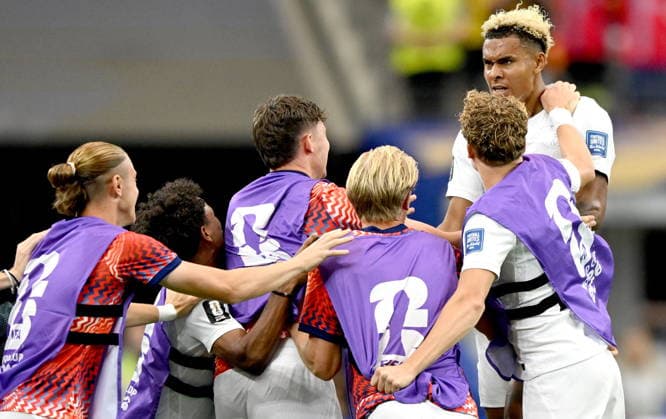 FIFA World Cup, WM, Weltmeisterschaft, Fussball 2026 - Round of 32 - Ivory Coast vs Norway Antonio Nusa (R) of Norway celebrates with teammates after scoring the opening goal during the FIFA World Cup 2026 Round of 32 match Ivory Coast against Norway, in Dallas, USA, 30 June 2026. DALLAS United States  Copyright: xALBERTxPENAx
