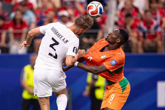 Kristoffer Ajer of Norway and Ange-Yoan Bonny of Côte d Ivoire fight for possession during the FIFA World Cup, WM, Weltmeisterschaft, Fussball 2026 match between Ivory Coast and Norway at Dallas Stadium in Arlington, Texas, United States, on June 30th, 2026. (Photo by Riquelve Nata Sports Press Photo)  Copyright: xRiquelvexNata SportsxPressxPhotox Sportspressphoto_SPR180981
