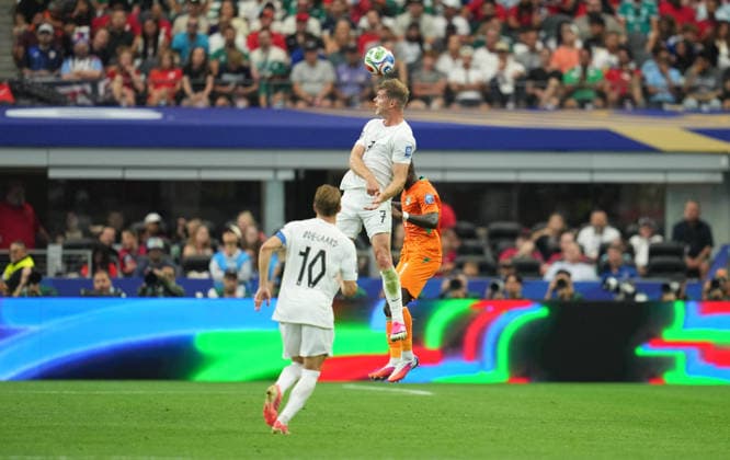 Alexander Soerloth (Norway) heads during Ivory Coast and Norway, Round of 32 FIFA World Cup, WM, Weltmeisterschaft, Fussball 2026, Dallas Stadium, Arlington, United States on June 30, 2026. Thor Wegner DeFodi Images. (Photo by DeFodi Images) - *** Alexander Soerloth of Norway heads the ball during the match between Ivory Coast and Norway in the Round of 32 of the 2026 FIFA World Cup at Dallas Stadium in Arlington, United States, on June 30, 2026. Photo by DeFodi Images, Thor Wegner