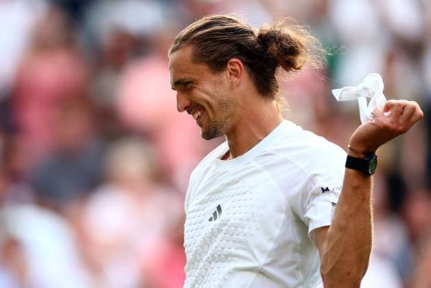 Alexander Zverev celebrates victory in his first round match Wimbledon Tennis Championships, Day 2, The All England Lawn Tennis and Croquet Club, London, UK - 30 Jun 2026London The All England Lawn Tennis and United Kingdom  Copyright: xJamesxMarsh Shutterstockx 16964208ec
