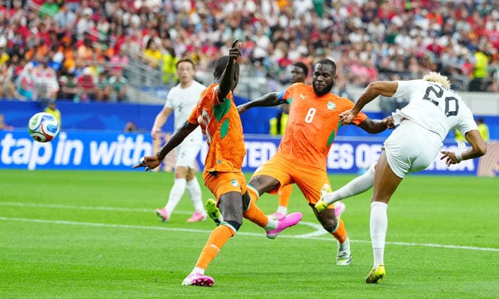 (260701) -- DALLAS, July 1, 2026 -- Antonio Nusa (R) of Norway shoots and scores during the round of 32 match between Cote d Ivoire and Norway at the 2026 FIFA World Cup, WM, Weltmeisterschaft, Fussball at Dallas Stadium in Dallas, the United States, June 30, 2026. ) (SP)U.S.-DALLAS-FOOTBALL-FIFA WORLD CUP-ROUND OF 32-CIV VS NOR JiaxHaocheng 