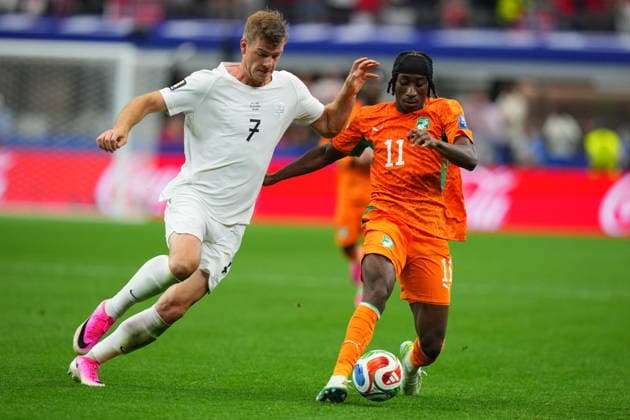 FIFA World Cup, WM, Weltmeisterschaft, Fussball 2026 - Round of 32 - Ivory Coast vs Norway Alexander Sorloth (L) of Norway in action against Yan Diomande of Ivory Coast during the FIFA World Cup 2026 Round of 32 match Ivory Coast against Norway, in Dallas, USA, 30 June 2026. DALLAS United States  Copyright: xJEFFREYxMCWHORTERx