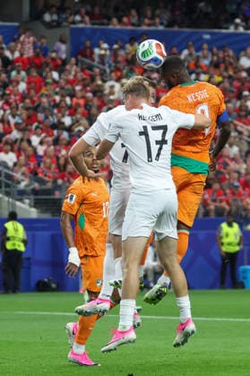 ARLINGTON, TX - JUNE 30: Ange-Yoan Bonny 9 of Cote d Ivoire leaps for a header in front of Torbjorn Heggem 17 of Norway during the FIFA World Cup, WM, Weltmeisterschaft, Fussball 2026 Round of 32 match between CÃ te d Ivoire and Norway on June 30, 2026, at Dallas Stadium in Dallas, Texas. (Photo by David Buono Icon Sportswire) SOCCER: JUN 30 FIFA World Cup 26 Round of 32 - CÃ te d Ivoire vs Norway EDITORIAL USE ONLY Icon260630013