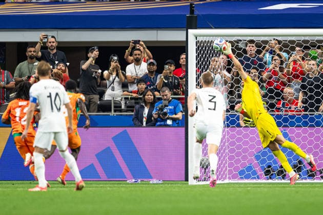 260630 Goalkeeper orjan Nyland of Norway with a save during the FIFA World Cup, WM, Weltmeisterschaft, Fussball 2026 round of 32 football match between CÃ te d Ivoire and Norway on June 30, 2026 in Dallas. Photo: Jon Olav Nesvold BILDBYRAN COP 217 VG0975 bbeng fotboll football soccer fotball vm fotbolls-vm fotball-vm fotbolls-vm 2026 fifa world cup 2026 16-delsfinale round of 32 arlington texas norge norway elfenbenskusten elfenbenskysten ivory coast *** June 30, 2026: Norwegian goalkeeper Orjan Nyland makes a save during the FIFA World Cup 2026 Round of 32 soccer match between Côte d Ivoire and Norway on June 30, 2026 in Dallas. Photo by Jon Olav Nesvold. BILDBYRAN COP 217 VG0975 bbeng soccer football fotball World Cup 2026 FIFA World Cup 2026 Round of 16 of 32 Arlington, Texas Norway Ivory Coast  Copyright: JONxOLAVxNESVOLD BB260630JE112