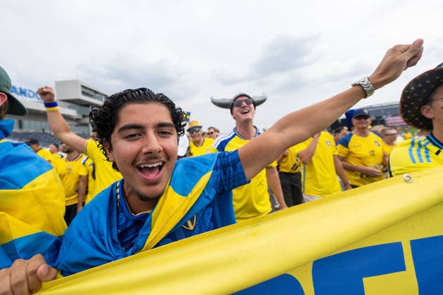 260630 Fans of Sweden ahead of the FIFA World Cup, WM, Weltmeisterschaft, Fussball 2026 round of 32 football match between France and Sweden on June 30, 2026 in New Jersey. Photo: Ludvig Thunman BILDBYRAN kod LT PA1270 fotboll football soccer fotball vm fotbolls-vm fotball-vm fotbolls-vm 2026 fifa world cup 2026 sverige sweden sverige a bbeng frankrike france round of 32 16-delsfinal publik *** June 30, 2026: Fans of Sweden ahead of the FIFA World Cup 2026 Round of 32 soccer match between France and Sweden on June 30, 2026 in New Jersey. Photo by Ludvig Thunman, BILDBYRAN. Code: LT PA1270. soccer, football, World Cup, 2026 FIFA World Cup, Sweden, Sweden national team, FranceFrance Round of 32 Round of 16 Quarterfinals Audience  Copyright: LUDVIGxTHUNMAN BB260630LT030