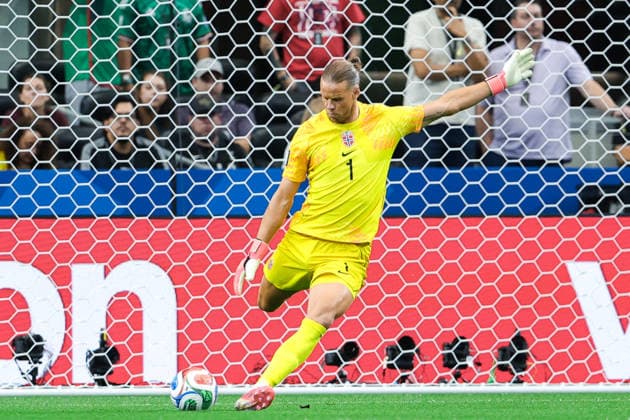 Orjan Nyland of Norway passes the ball during a FIFA Men’s World Cup 2026 round of 32 football match between Ivory Coast and Norway at Dallas Stadium, in Arlington on June 30th 2026 (Photo by Leo Barrilari SPP)  Copyright: xLeoxBarrilari SPPx Sportspressphoto_SPR181110