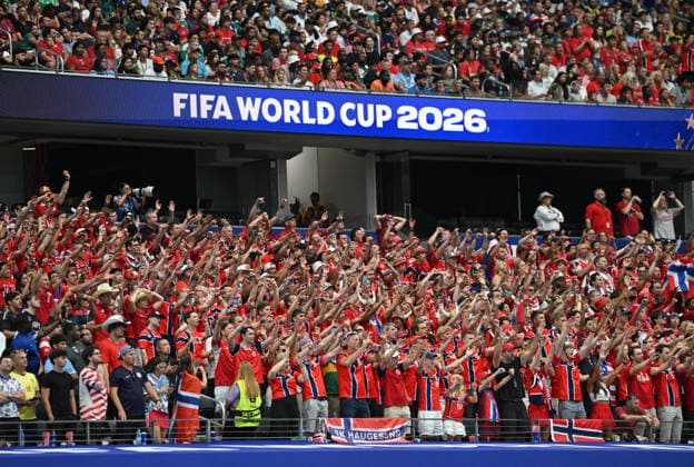 ARLINGTON, TEXAS - JUNE 30: Fans of Norway do the Viking row during the FIFA World Cup, WM, Weltmeisterschaft, Fussball 2026 Round Of 32 match between Group E Runners Up and Group I Runner-Up at Dallas Stadium on June 30, 2026 in Arlington, Texas.  Copyright: xMBxMediax