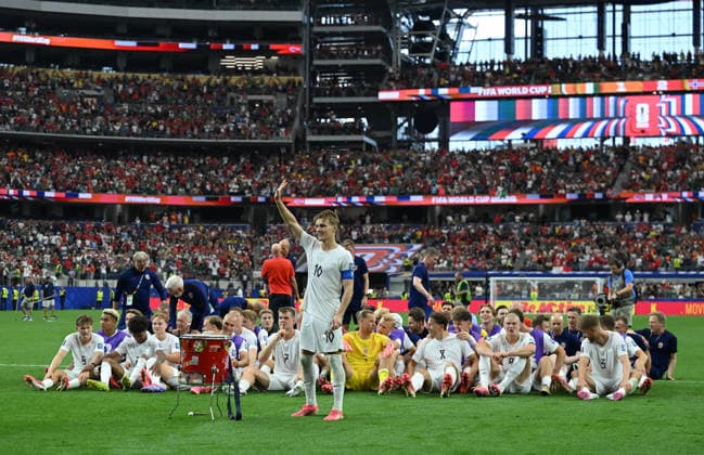 ARLINGTON, TEXAS - JUNE 30: Martin odegaard of Norway leads the Viking row celebration after the FIFA World Cup, WM, Weltmeisterschaft, Fussball 2026 Round Of 32 match between Group E Runners Up and Group I Runner-Up at Dallas Stadium on June 30, 2026 in Arlington, Texas.  Copyright: xMBxMediax