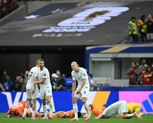 ARLINGTON, TEXAS - JUNE 30: Kristoffer Vassbakk Ajer and Erling Haaland of Norway react after winning the FIFA World Cup, WM, Weltmeisterschaft, Fussball 2026 Round Of 32 match between Group E Runners Up and Group I Runner-Up at Dallas Stadium on June 30, 2026 in Arlington, Texas.  Copyright: xMBxMediax