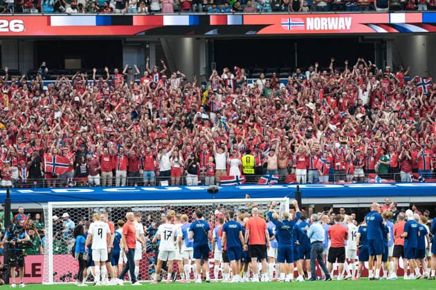 Norway player celebrate with fans after the 2-1 win during a FIFA Men’s World Cup 2026 round of 32 football match between Ivory Coast and Norway at Dallas Stadium, in Arlington on June 30th 2026 (Photo by LVDIDI SPP)  Copyright: xLVDIDI SPPx Sportspressphoto_SPR181136