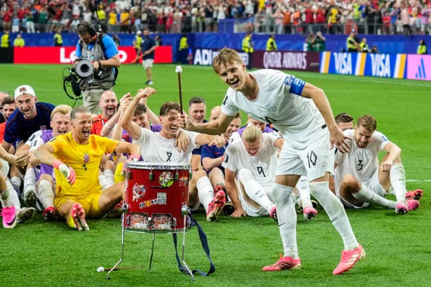 World Cup 2026: Ivory Coast - Norway Arlington, Texas , USA 20260630. Norway s players row after the end of the match between Ivory Coast and Norway during the 2026 FIFA World Cup, WM, Weltmeisterschaft, Fussball at the Dallas stadium. Photo: Fredrik Varfjell NTB Arlington, Texas United States EDITORIAL USE ONLY. RESTRICTED USE FOR BETTING COMPANIES Ref:_SPOolp-eq_mrY0.jpg *** 2026 World Cup: Ivory Coast vs. Norway, Arlington, Texas, USA 20260630 Norway s players line up after the end of the match between Ivory Coast and Norway during the 2026 FIFA World Cup at the Dallas stadium. Photo: Fredrik Varfjell, NTB. Arlington, Texas, United States. EDITORIAL USE ONLY. RESTRICTED USE FOR BETTING COMPANIES.  Copyright: xFredrikxVarfjellx xNTBx