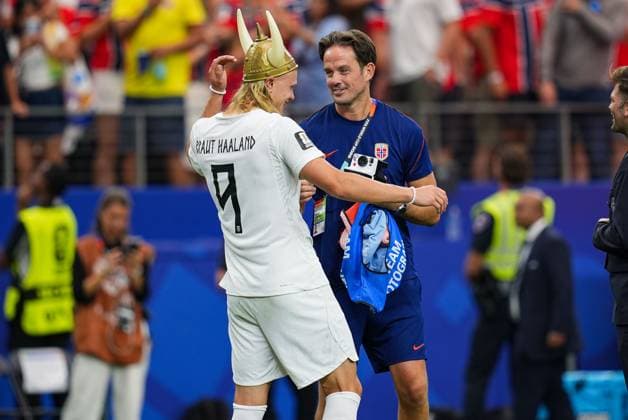 Erling Haaland of Norway wears a Viking helmet Ivory Coast v Norway, 2026 FIFA World Cup, WM, Weltmeisterschaft, Fussball Round of 32, Football, Dallas Stadium, Arlington, Texas, USA - 30 Jun 2026Arlington Dallas Stadium Texas (TX) United States of America  Copyright: xIsmaelxAdnan Shutterstockx 16970308eq