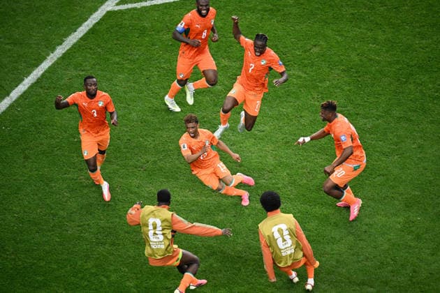 (260701) -- DALLAS, July 1, 2026 -- Amad Diallo (C) of Cote d Ivoire celebrates with teammates after scoring during the round of 32 match between Cote d Ivoire and Norway at the 2026 FIFA World Cup, WM, Weltmeisterschaft, Fussball at Dallas Stadium in Dallas, the United States, June 30, 2026. ) (SP)U.S.-DALLAS-FOOTBALL-FIFA WORLD CUP-ROUND OF 32-CIV VS NOR WuxXiaoling 
