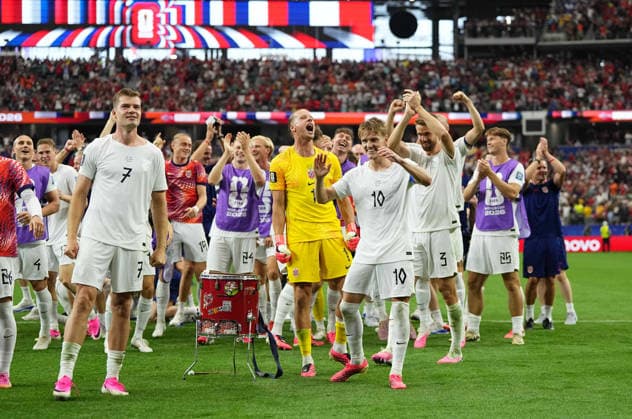 Martin Oedegaard (Norway) and Alexander Soerloth (Norway) celebrate during Ivory Coast and Norway, Round of 32 FIFA World Cup, WM, Weltmeisterschaft, Fussball 2026, Dallas Stadium, Arlington, United States on June 30, 2026. Thor Wegner DeFodi Images. (Photo by DeFodi Images) - *** Martin Oedegaard (Norway) and Alexander Soerloth (Norway) celebrate during the Round of 32 match between Ivory Coast and Norway at the 2026 FIFA World Cup, held at Dallas Stadium in Arlington, United States, on June 30, 2026. Photo by Thor Wegner, DeFodi Images