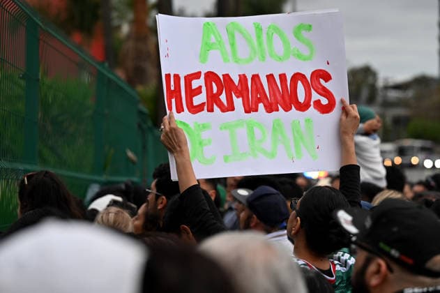 Iranian national team, Nationalteam FIFA World Cup, WM, Weltmeisterschaft, Fussball 2026 leave Tijuana, Mexico camp back home to Iran TIJUANA, MEXICO - JUNE 30: A fan carries a sign that reads ‘Adios Hermanos De Iran’ Goodbye Iranian Brothers as they wait for Iran s national team players to leave the Marriott Hotel at their Tijuana base camp to the airport ahead of the team’s departure following its elimination from the 2026 World Cup football tournament in Tijuana, Mexico on Tuesday, June 30, 2026. Carlos A. Moreno Anadolu Tijuana Mexico. Editorial use only. Please get in touch for any other usage.  Copyright: x2026xAnadoluxCarlosxA.xMorenox