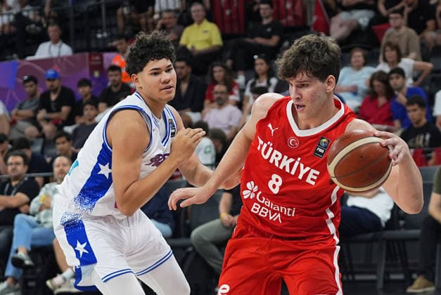 Puerto Rico v Turkiye - FIBA U17, U 17 Basketball World Cup ISTANBUL, TURKIYE - JUNE 30: Puerto Rico s Ivaniel Lopez Arache (L) and Turkish national player Arda Ozturk (8) compete for the ball during the FIBA U17 Basketball World Cup match between Puerto Rico and Turkiye at the Basketball Development Center in Istanbul, Turkiye on June 30, 2026. Esra Bilgin Anadolu Istanbul Turkey. Editorial use only. Please get in touch for any other usage.  Copyright: x2026xAnadoluxEsraxBilginx