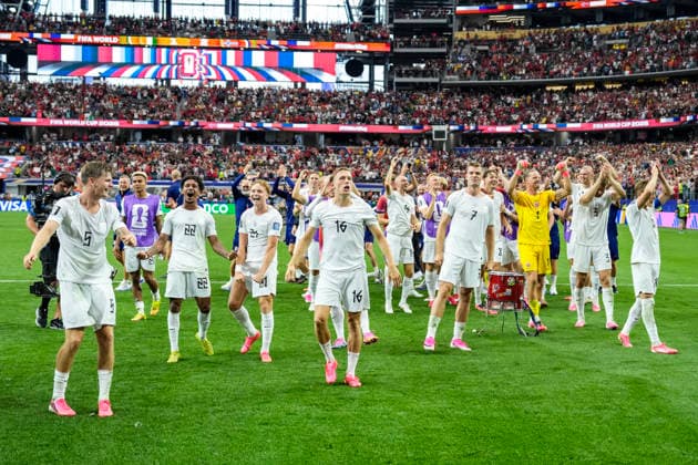World Cup 2026: Ivory Coast - Norway Arlington, Texas , USA 20260630. Norway s players row after the end of the match in the round of 16 between Ivory Coast and Norway during the 2026 FIFA World Cup, WM, Weltmeisterschaft, Fussball at the Dallas stadium. Photo: Fredrik Varfjell NTB Arlington, Texas United States EDITORIAL USE ONLY. RESTRICTED USE FOR BETTING COMPANIES Ref:_SPOCtClV9xxZ7c.jpg *** 2026 World Cup: Ivory Coast vs. Norway, Arlington, Texas, USA, June 30, 2026. Norway’s players line up after the end of the Round of 16 match between Ivory Coast and Norway during the 2026 FIFA World Cup at Dallas Stadium. Photo: Fredrik Varfjell, NTB. Arlington, Texas, United States. EDITORIAL USE ONLY. RESTRICTED USE FOR BETTING COMPANIES.  Copyright: xFredrikxVarfjellx xNTBx