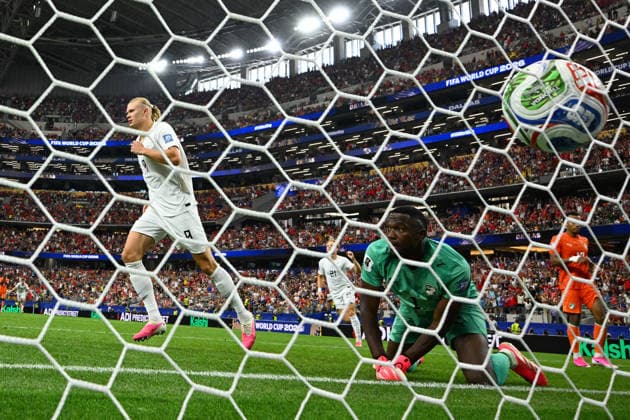 (L-R) Erling Haaland (NOR), Yahia Fofana (CIV), JUNE 30, 2026 - Football Soccer : FIFA World Cup, WM, Weltmeisterschaft, Fussball 2026 Round of 32 match between Cote d Ivoire 1-2 Norway at Dallas Stadium in Arlington, Texas, USA.  aflo_336399649 KenjiroxMatsuox