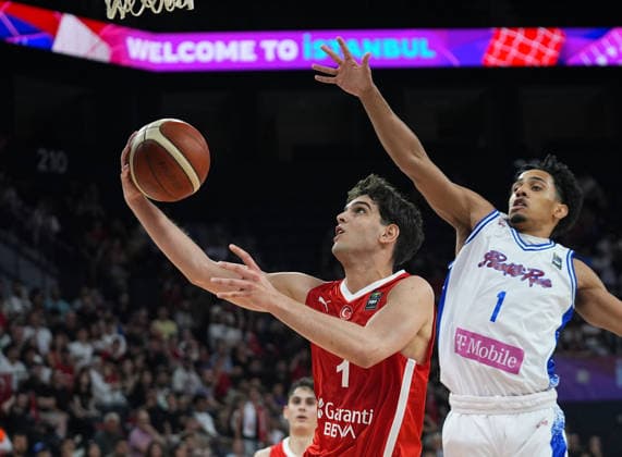 Turkiye v Puerto Rico - FIBA U17, U 17 Basketball World Cup ISTANBUL, TURKIYE - JUNE 30: Demir Ozturk of Turkiye competes with Jeremy Willmore (1) of Puerto Rico during the FIBA U17 Basketball World Cup group phase match between Puerto Rico and Turkiye at the Basketball Development Center in Istanbul, Turkiye on June 30, 2026. Esra Bilgin Anadolu Istanbul Turkey. Editorial use only. Please get in touch for any other usage.  Copyright: x2026xAnadoluxEsraxBilginx
