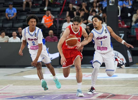 Turkiye v Puerto Rico - FIBA U17, U 17 Basketball World Cup ISTANBUL, TURKIYE - JUNE 30: Omer Kutluay of Turkiye competes with Jeremy Willmore of Puerto Rico during the FIBA U17 Basketball World Cup group phase match between Puerto Rico and Turkiye at the Basketball Development Center in Istanbul, Turkiye on June 30, 2026. Esra Bilgin Anadolu Istanbul Turkey. Editorial use only. Please get in touch for any other usage.  Copyright: x2026xAnadoluxEsraxBilginx