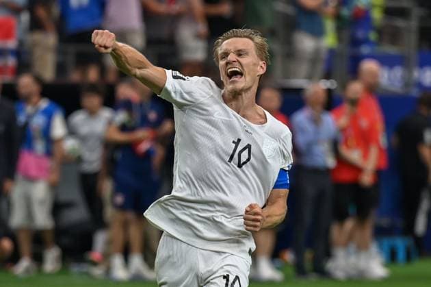 Norway advance to the FIFA World Cup, WM, Weltmeisterschaft, Fussball Round of 16 after 2-1 victory over CÃ te d Ivoire DALLAS, TEXAS, USA JUNE 30, 2026: Norway™s Martin Odegaard (10) celebrates after Norway defeated CÃ te d Ivoire 2-1 in the FIFA World Cup 2026 Round of 32 match at Dallas Stadium in Dallas, Texas. Dallas United States of America Copyright: x xwalidxibrahimx xJNAxPressx