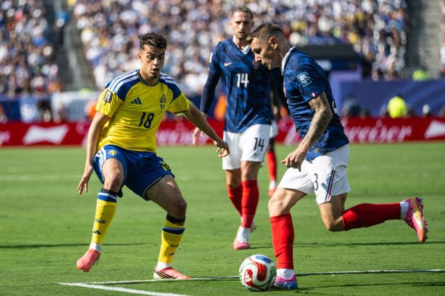 260630 Yasin Ayari of Sweden and Lucas Digne of France during the FIFA World Cup, WM, Weltmeisterschaft, Fussball 2026 round of 32 football match between France and Sweden on June 30, 2026 in New Jersey. Photo: Ludvig Thunman BILDBYRAN kod LT PA1270 fotboll football soccer fotball vm fotbolls-vm fotball-vm fotbolls-vm 2026 fifa world cup 2026 sverige sweden sverige a bbeng frankrike france round of 32 16-delsfinal *** June 30, 2026: Yasin Ayari of Sweden and Lucas Digne of France during the FIFA World Cup 2026 Round of 32 soccer match between France and Sweden on June 30, 2026 in New Jersey. Photo by Ludvig Thunman, BILDBYRAN, code LT PA1270. soccer, football, soccer, World Cup, soccer World Cup, soccer World Cup, soccer World Cup 2026, FIFA World Cup 2026, Sweden, Sweden, Sweden A, BBENG, Francekrike france round of 32 round of 16  Copyright: LUDVIGxTHUNMAN BB260630LT061